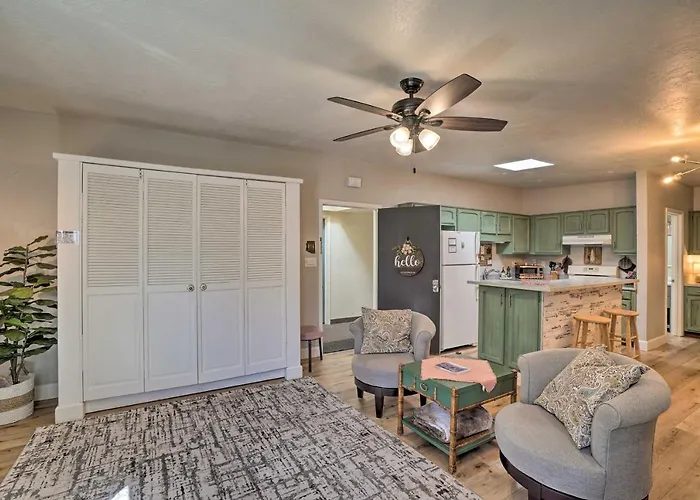 Central Studio With Fireplace On Route 66! Apartment